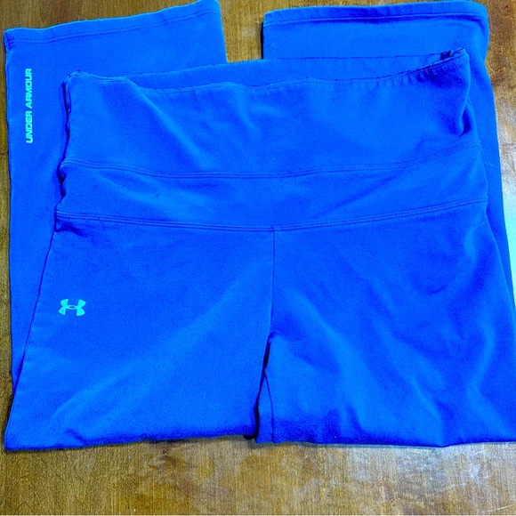 Under Armor- All Season Gear Wide Leg Crop Leggings - Picture 5 of 6